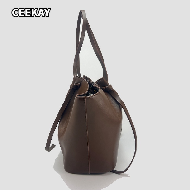 패션 대용량 사다리꼴 여성 숄더백 디자이너 메탈 잠금  - Luxury High Quality Bags 리뷰 및 가격