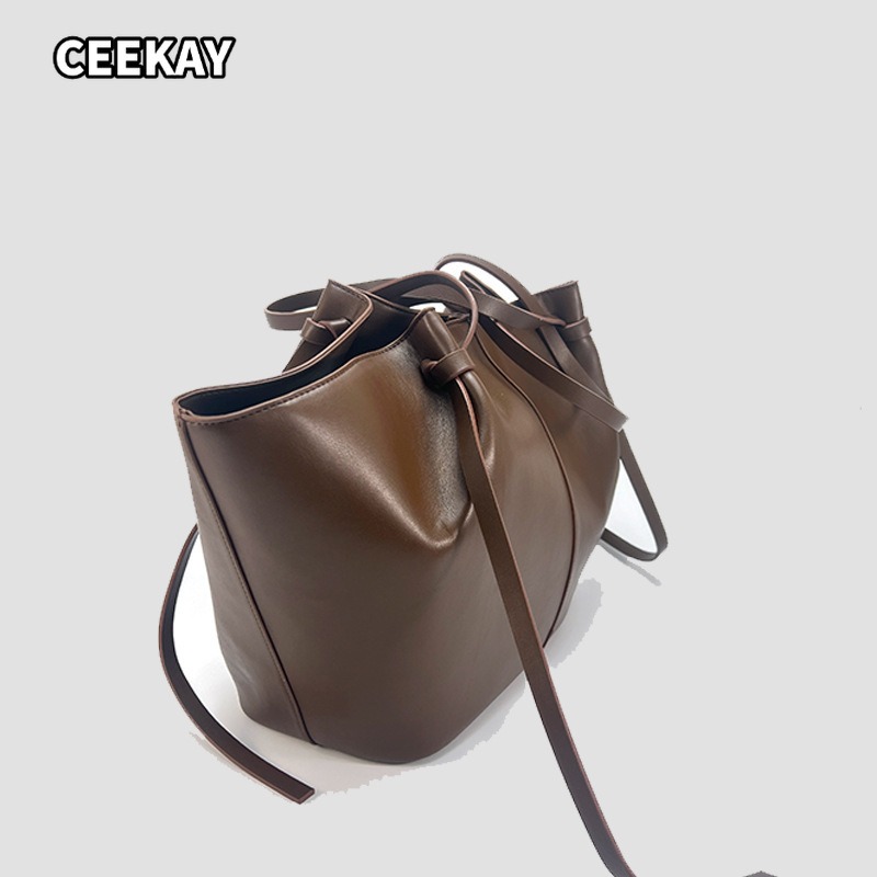 패션 대용량 사다리꼴 여성 숄더백 디자이너 메탈 잠금  - Luxury High Quality Bags 리뷰 및 가격