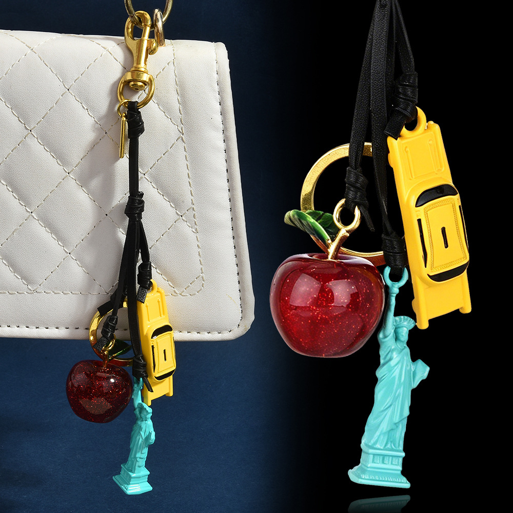 뉴욕시 테마 가죽 가방 참 프리미엄 글리터 애플 택시  - Luxury Bags New York 리뷰 및 가격